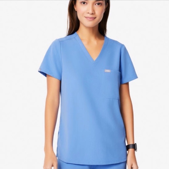 Figs Tops - Figs V-Neck Short Sleeve Tee Figs Catarina One Pocket Scrub Top Light Blue XS